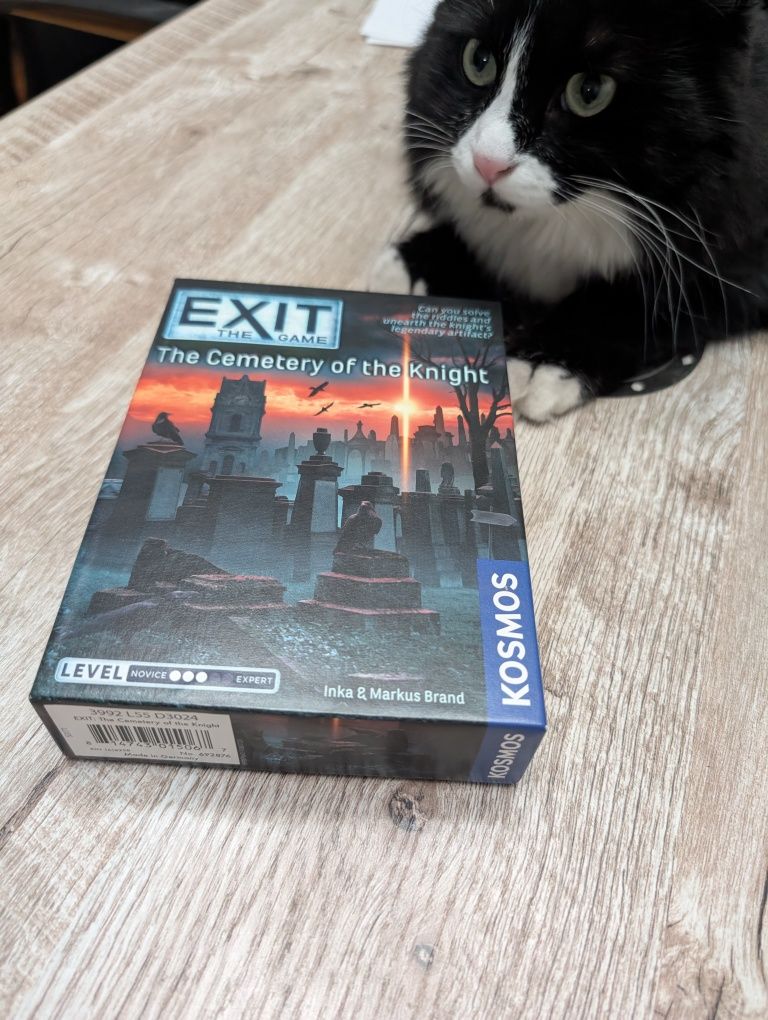 Настольная игра Exit: The Cemetery of the Knight (б/у, разгадывали)