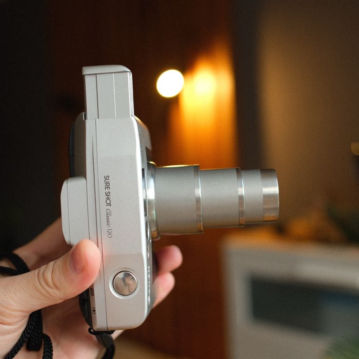 Продам люкс мыльницу Canon - пленончый фотоаппарат + пленка 35мм Lomo