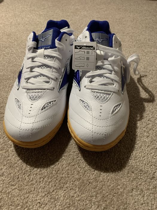Vand adidasi de tenis de masa mizuno