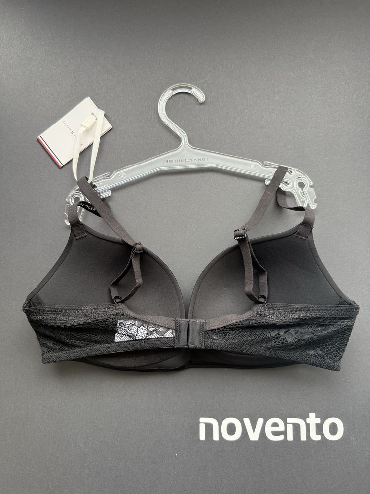 Черен сутиен Tommy Hilfiger /70 А,В,C; 75A,В,С; 80A,B,C/