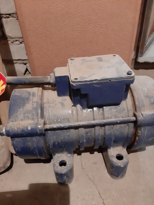 Продам вибратор площадочный ИВ-98