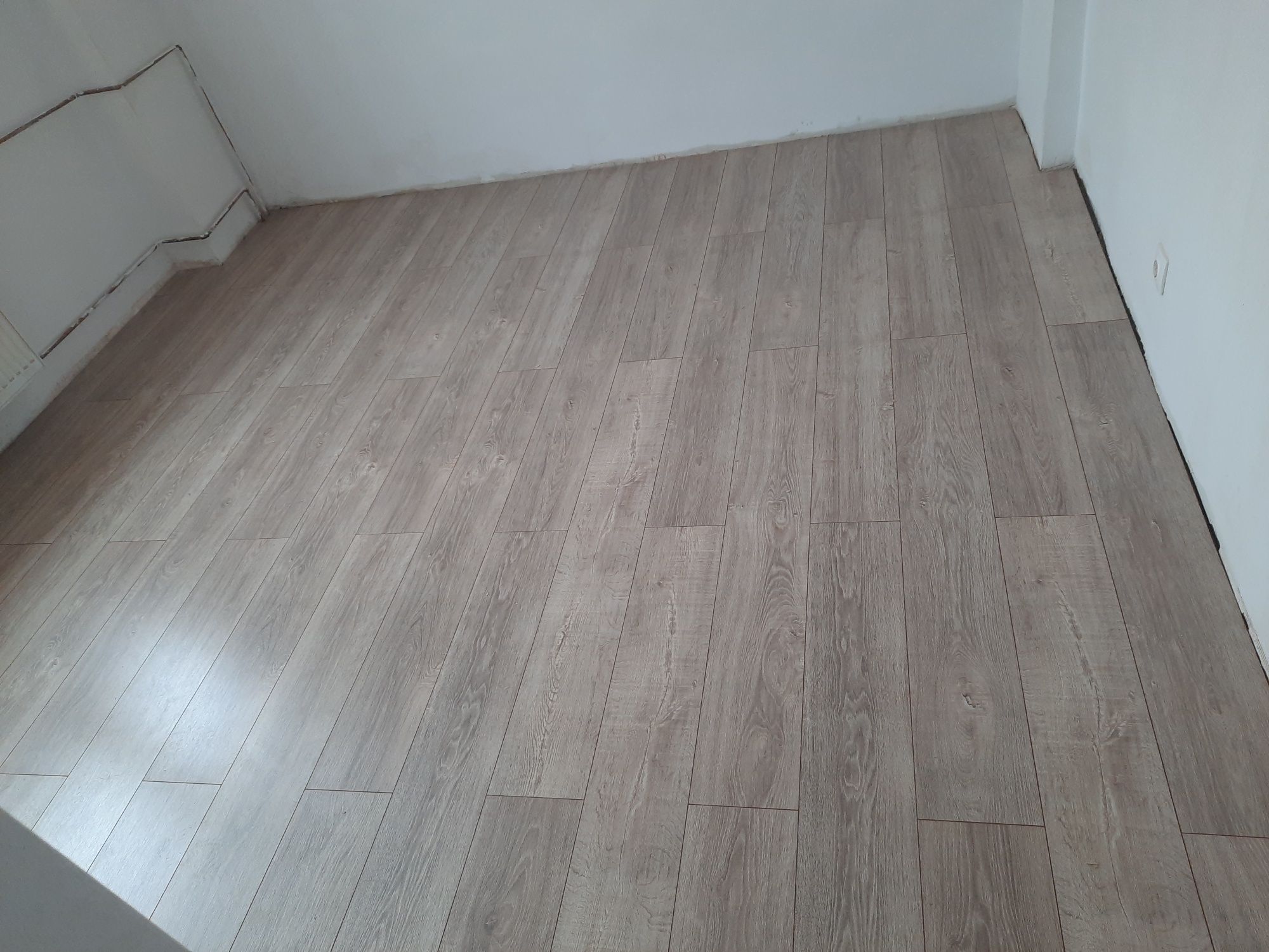 Montaj parchet Laminat