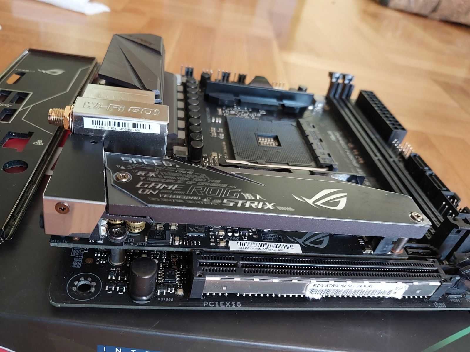 ASUS ROG StriX B450-I Gaming Wi-Fi