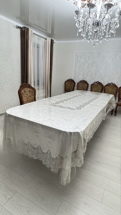 Стол со стульями