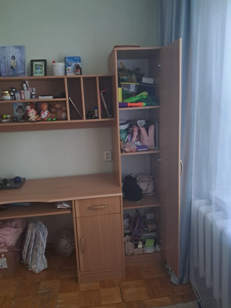 Компьютерный стол в отличном состояний7