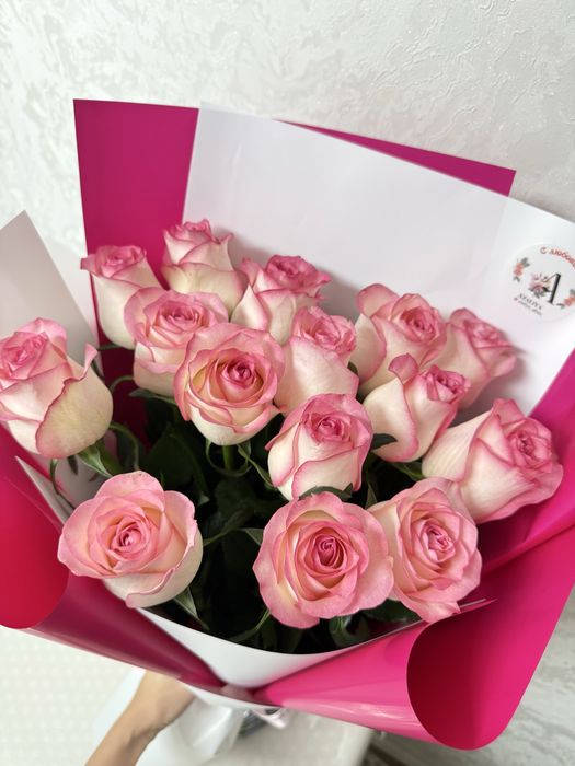 Цветы только подаренные 15 роз