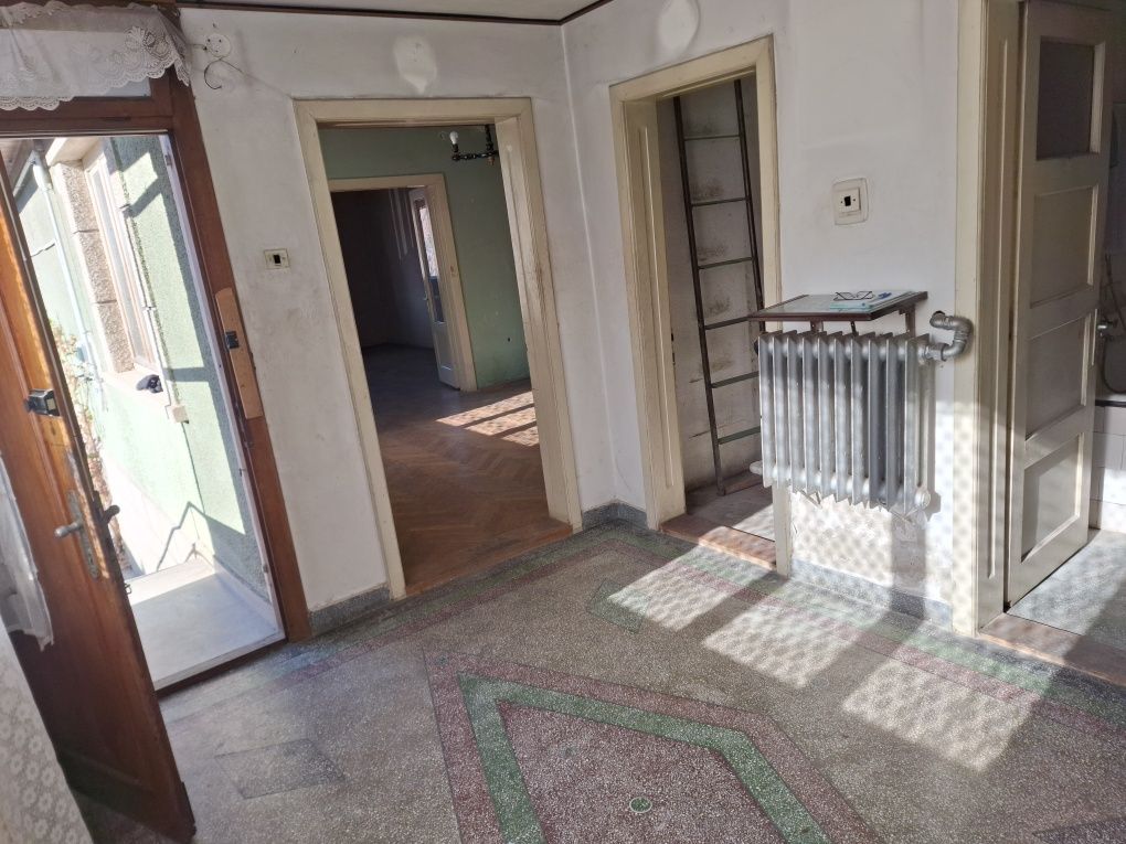 Vand casa  in Sacele ,str Bulevardul Brasovului , zona excelenta