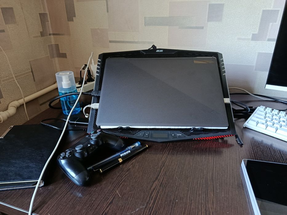 Asus rog Zephyrus Q503A