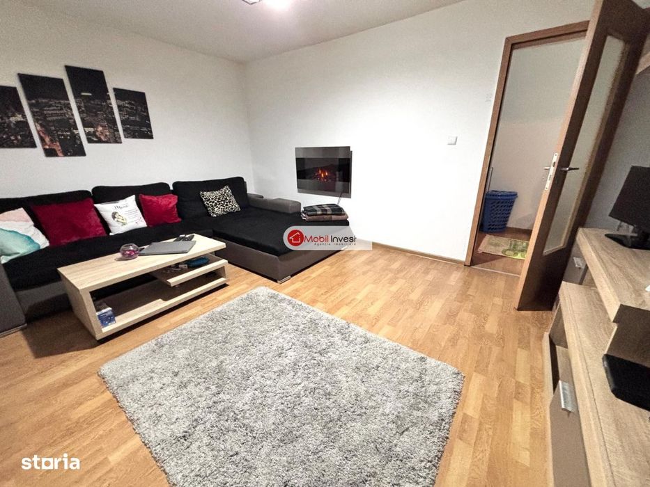 Apartament 3 camere la vila+curte, etaj 2, mobilat complet, zona Piata