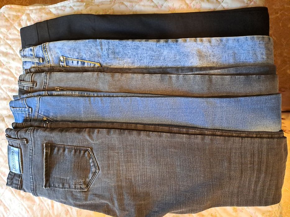 Продам женские джинсы