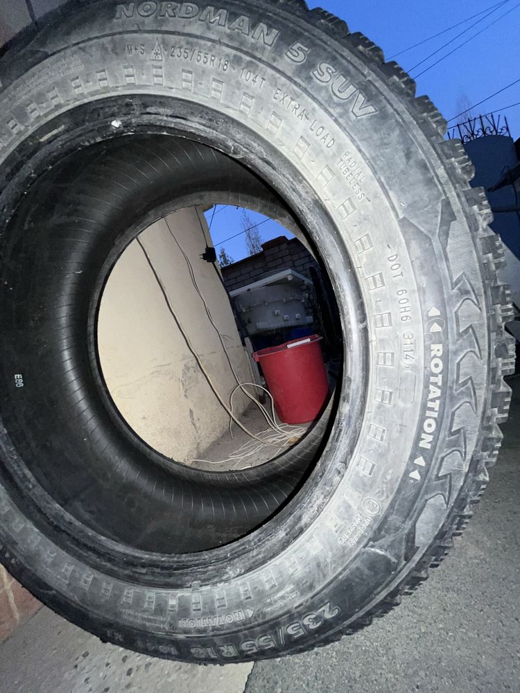 Зимние шины 235/55 R18  Nokian Nordman
