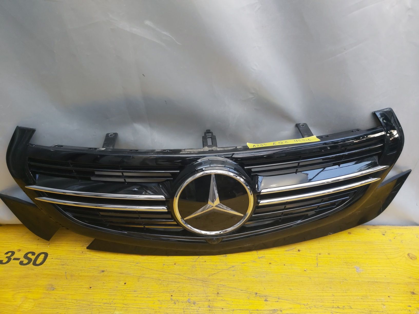 Грил решетка Mercedes A293 EQC