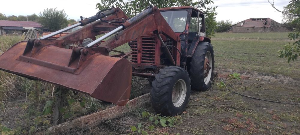 Трактор с фадромно устройство