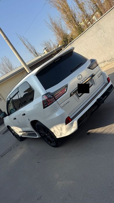 Lexus LX570 KURO