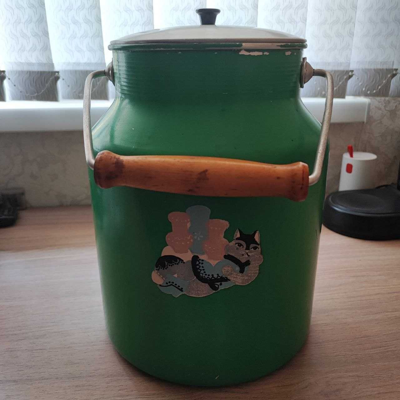 Продам чайник 2л, чайник 3л , бидон алюминиевый 8 л.