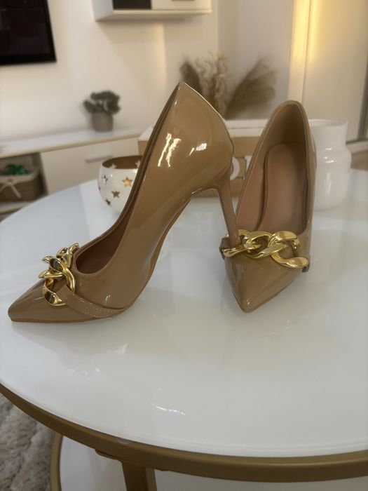 Pantofi bej masura 35