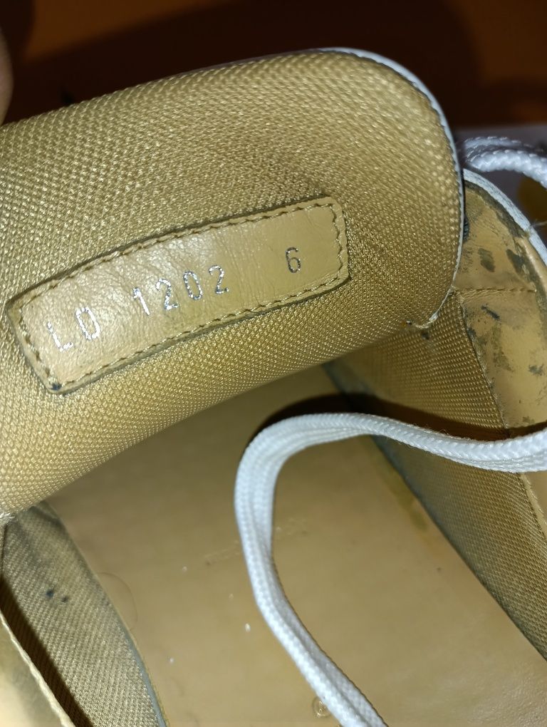 Louis Vuitton Paris N 40 - 150 лв