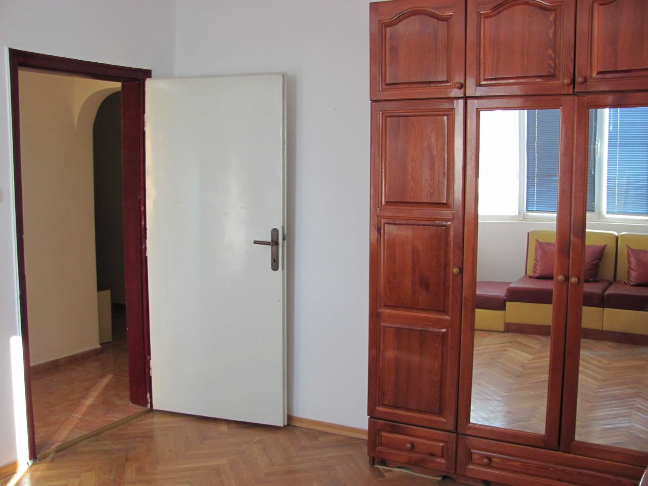 Продава се Тристаен апартамент в Стара Загора, Център - 71 кв.м за 1293 €/кв.м - Снимка #14