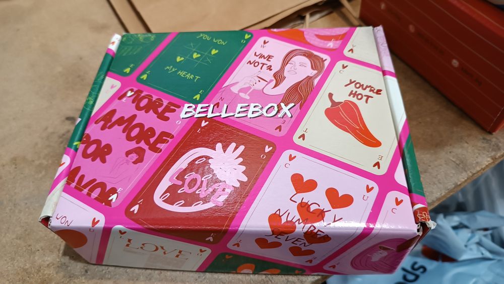 Цветни опаковъчни кутии