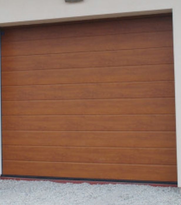 Usa de garaj/ usa secționala/ usa tip rulou/ usi industriale/ usi