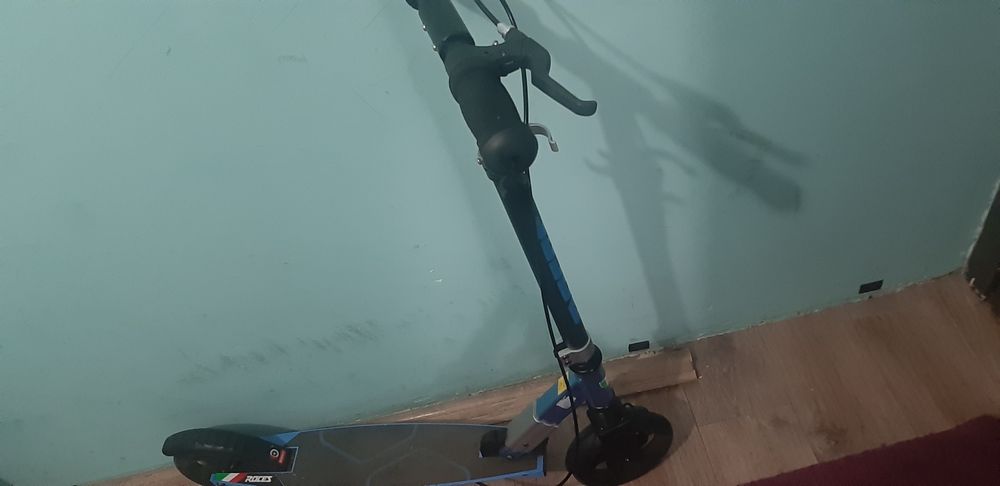 Недорого продам самокат Roces