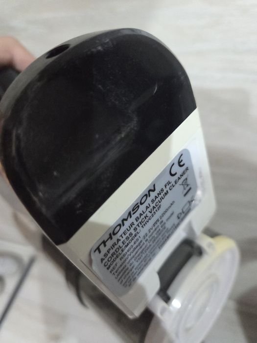Vând aspirator thomson