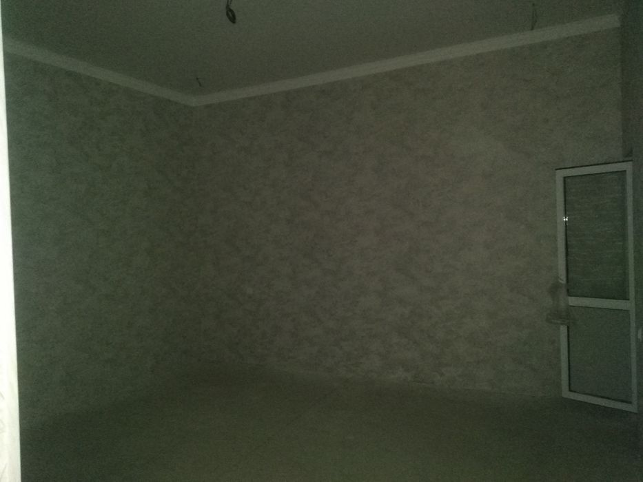 105000у.е Охунбобоев 1.9 сотик 4 хона 2 санузел 90% битган