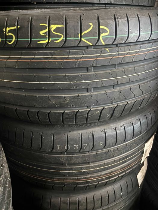 255/35/22  Бриджестон  4бр нови