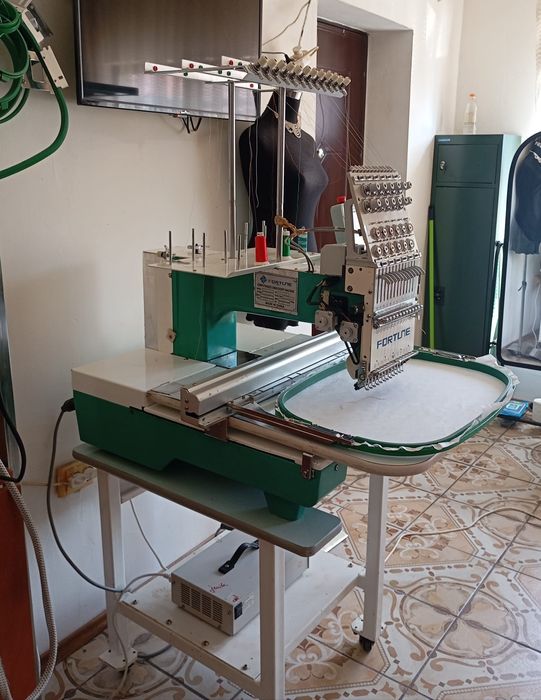 Mașină de brodat