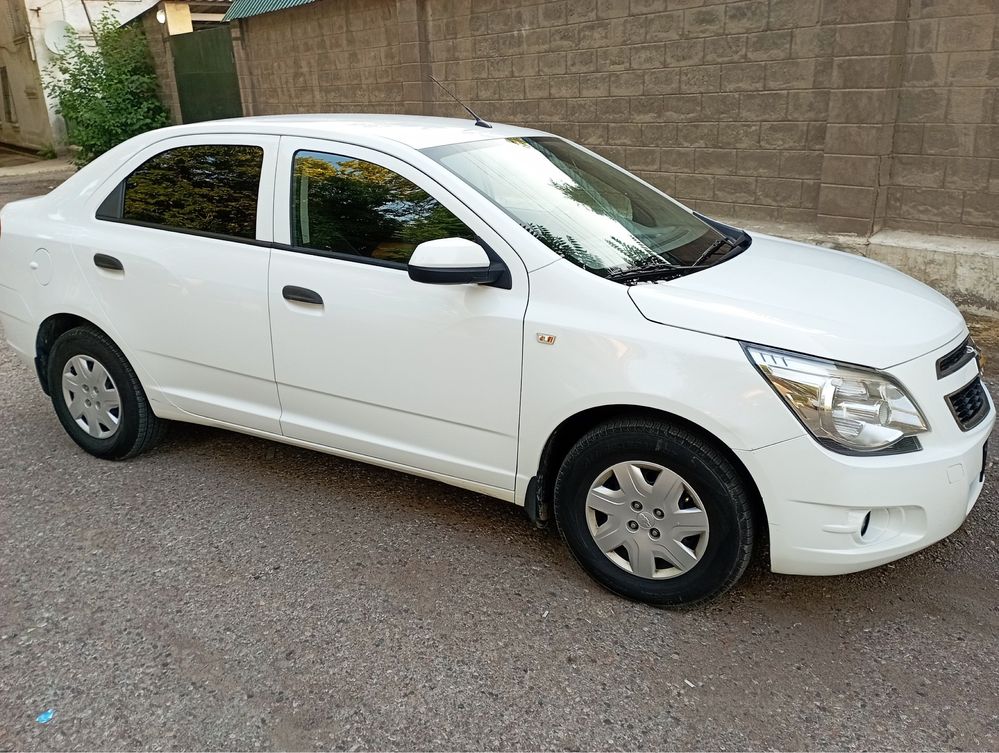 Chevrolet Cobalt (Oq rangli)