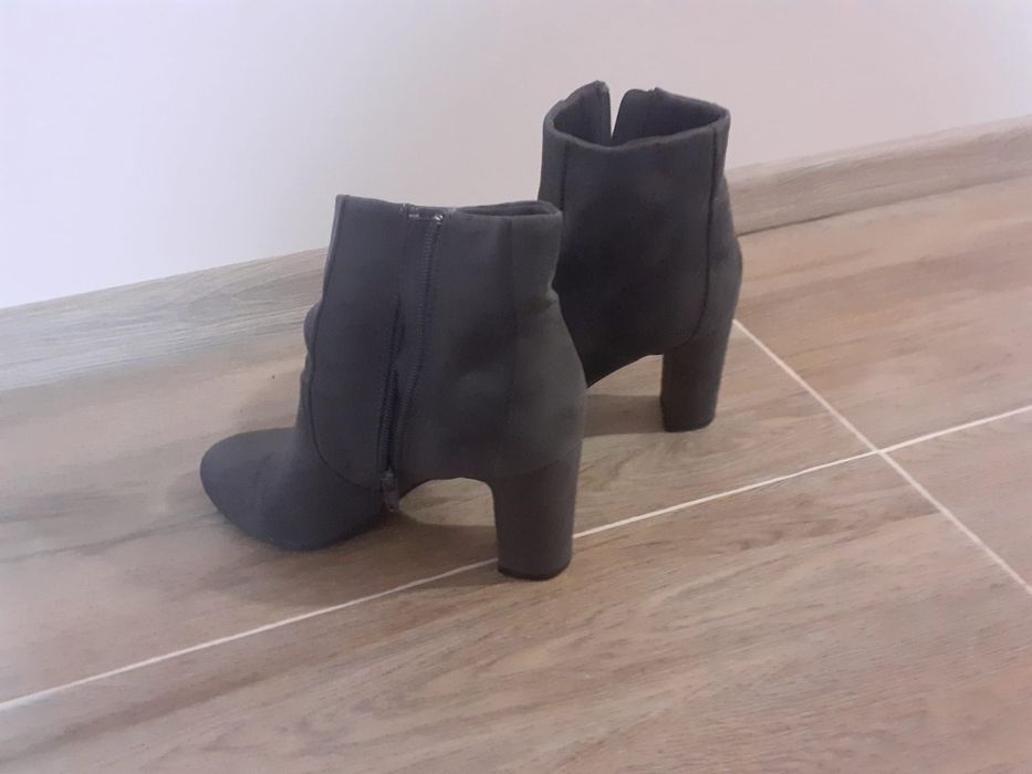 Botine/ghete  piele întoarsă nr 39