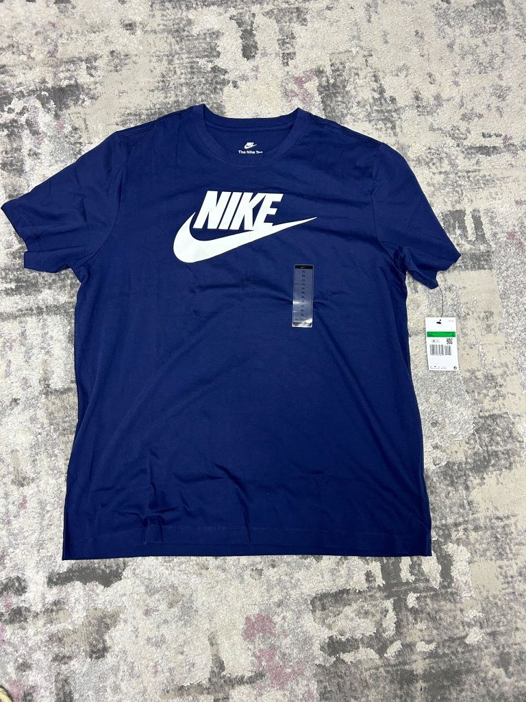 Tricouri Nike diferite marimi