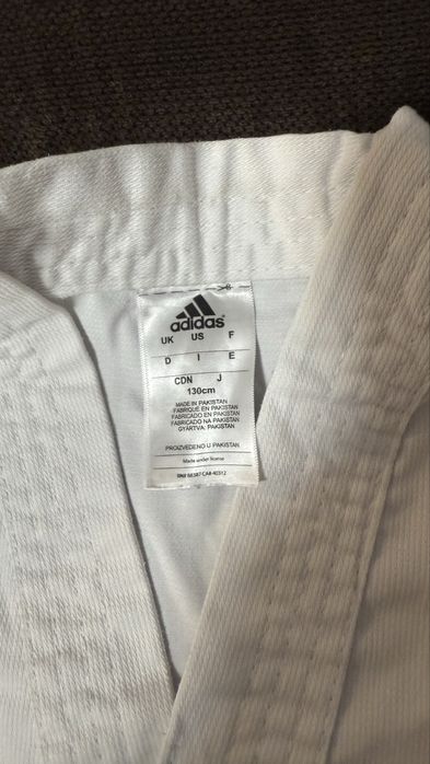 Dobok, botosei, sac de box, manusi, gantere  taekwon-do, kempo, copii