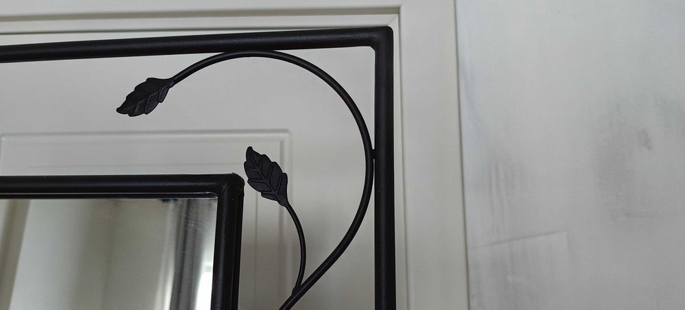 Огледало с рамка от ковано желязо