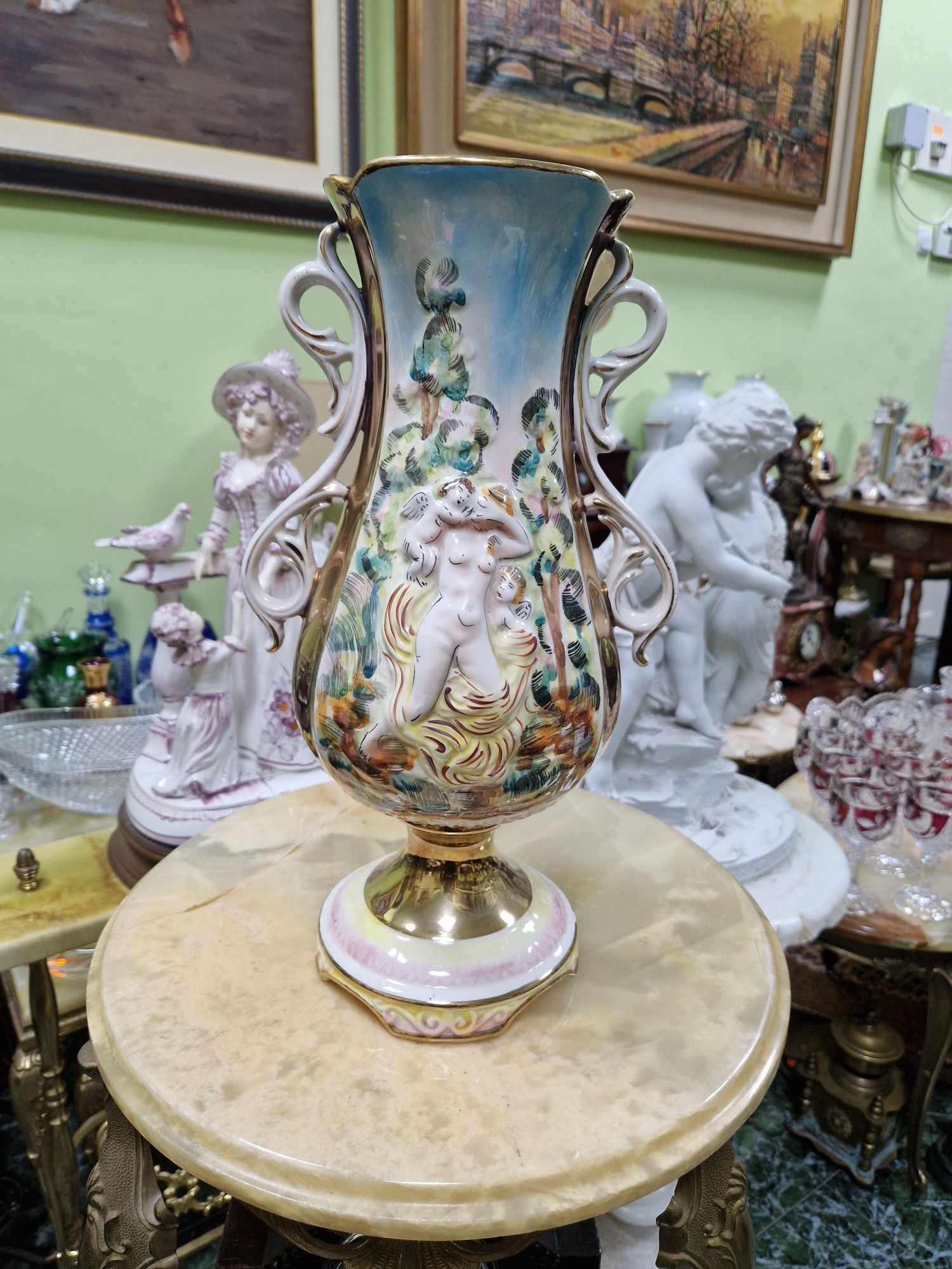 Чудесна антикварна италианска порцеланова ваза Capodimonte