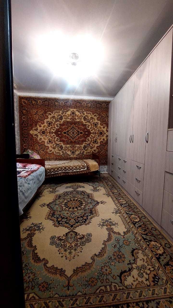 продается дом в районе телевышки КСК 18.000 3 комн с большим гаражом