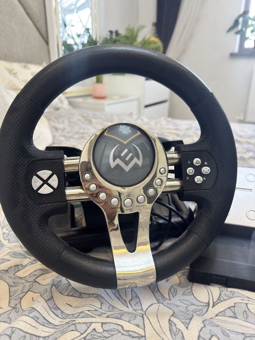 Игровой руль в отличном состоянии