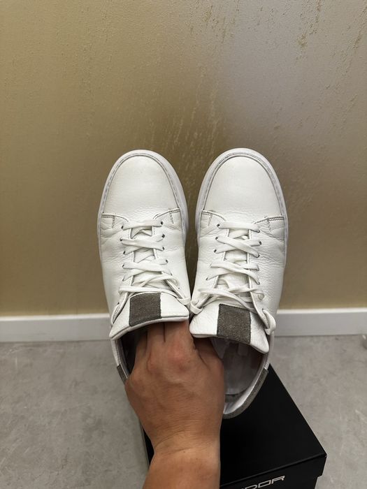 Мъжки обувки - бели 42 номер