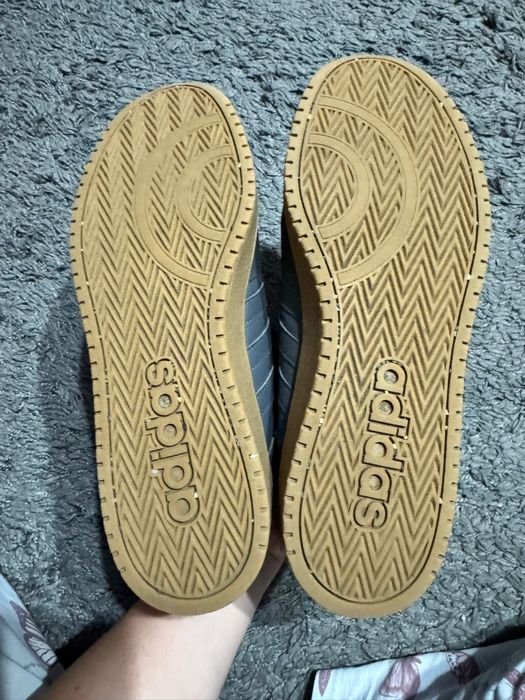 Adidași tip gheata Adidas marimea 44 2/3