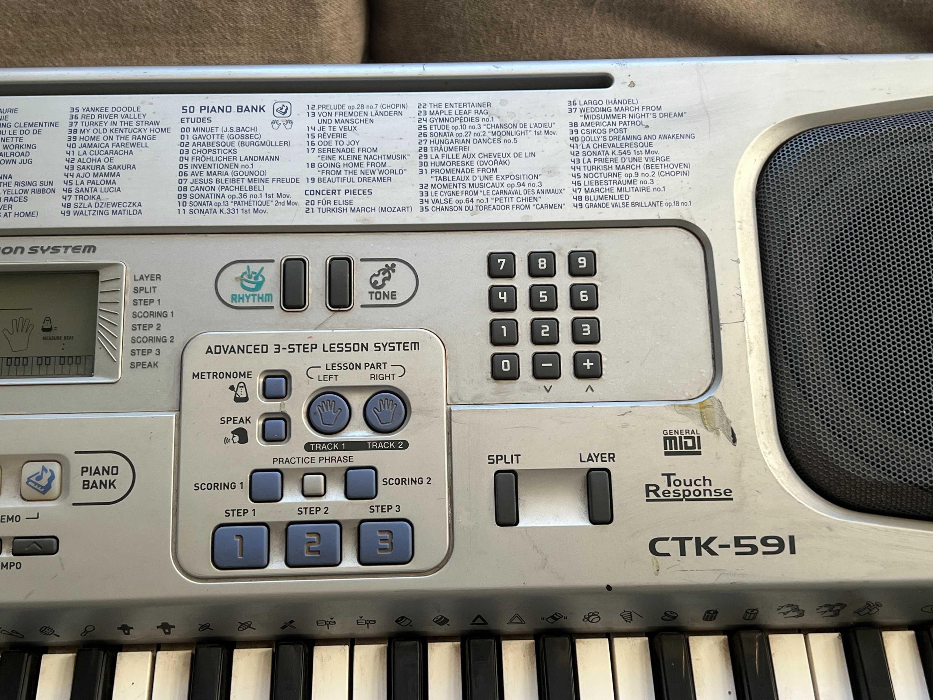 Orga Casio CTK-591 arranger keyboard 5 octaves 61 keys defecta