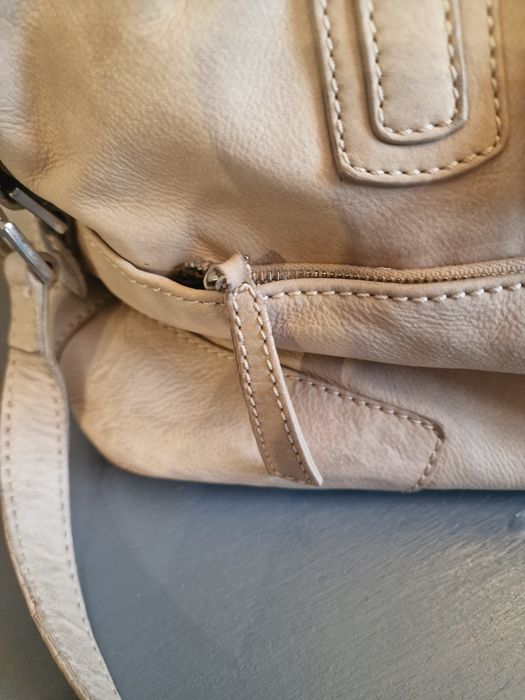 Стилна дамскачанта от естествена кожа