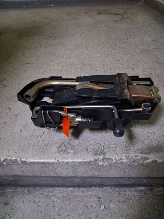 4бр гуми + 1бр резервна и крик