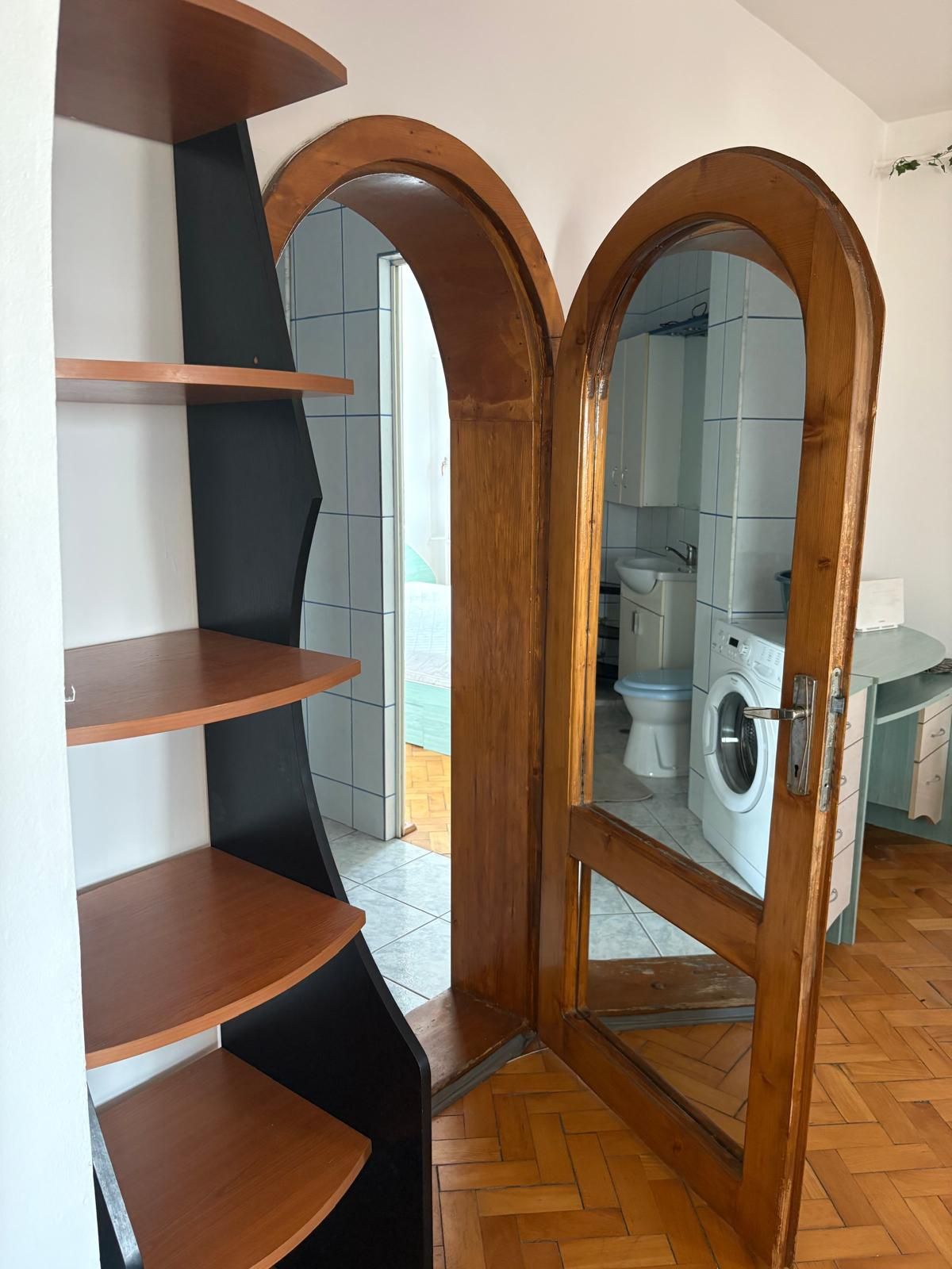 Vând apartament zona UTA