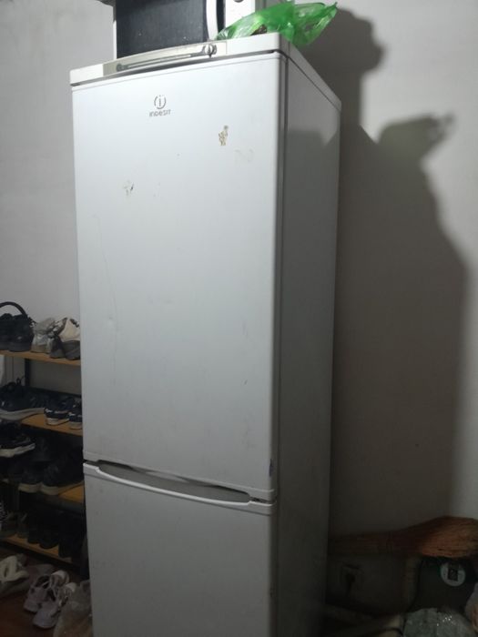 Отдам бесплатно, холодильник  и микраволновка,не работает. Астана