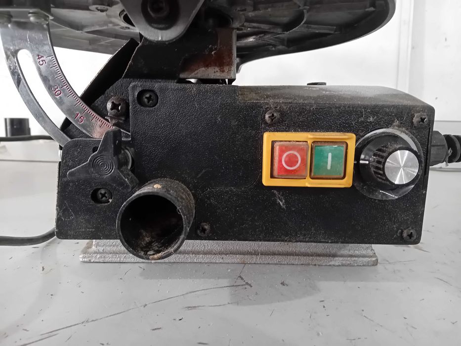Контурен трион  - Rekord pawer 90 W