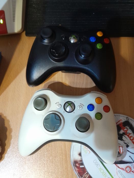 Xbox 360 e с монитором