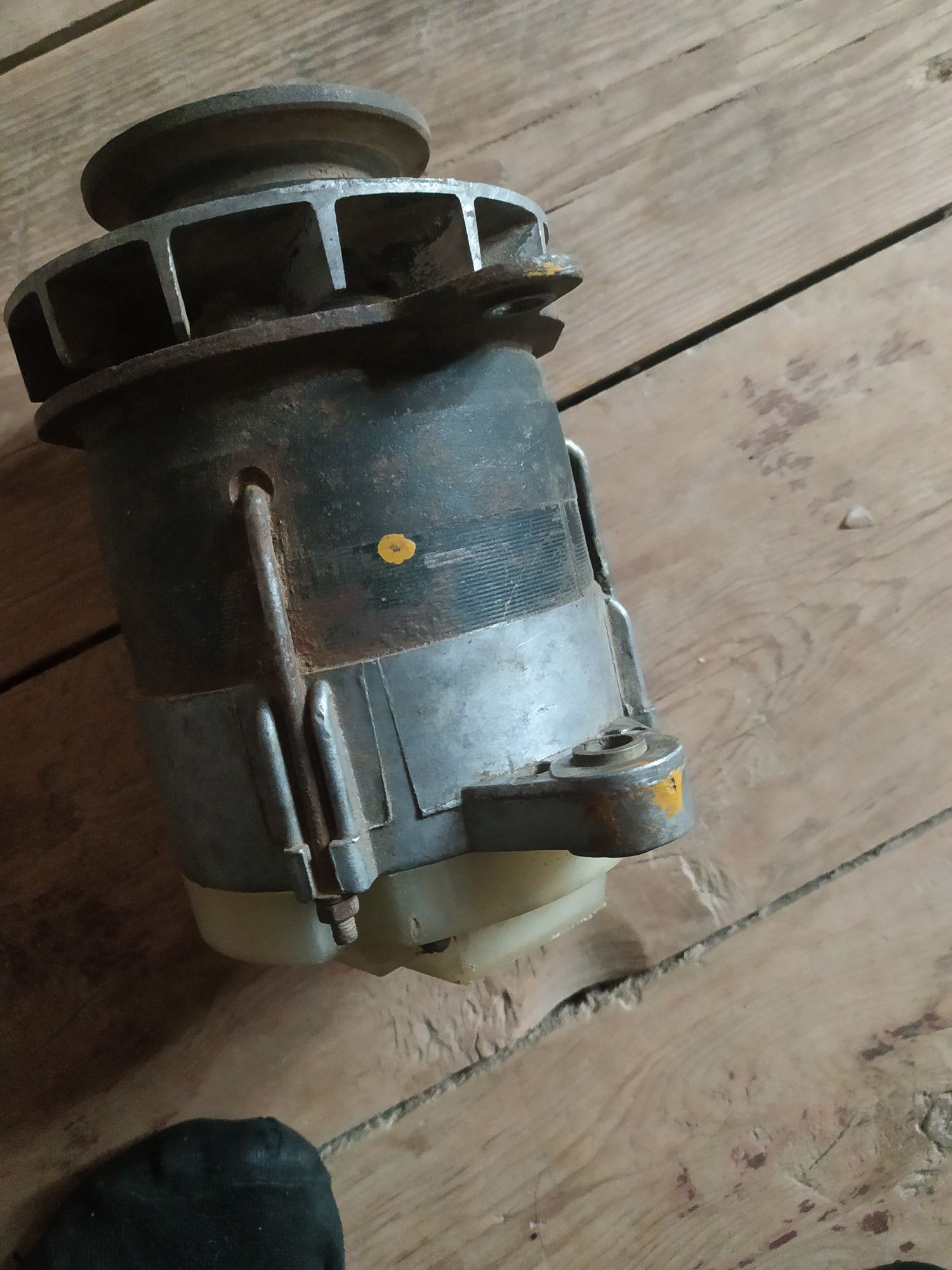 Generator 28 wolt