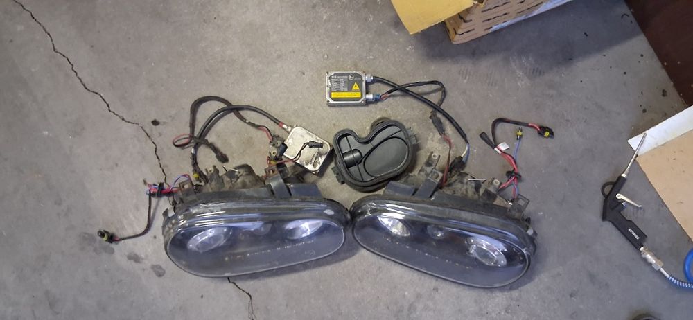 Vand faruri cu lupa faza scurta/lunga tenta neagra VW Golf 4