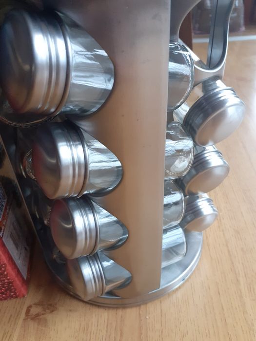 Поставка за подправки- нова