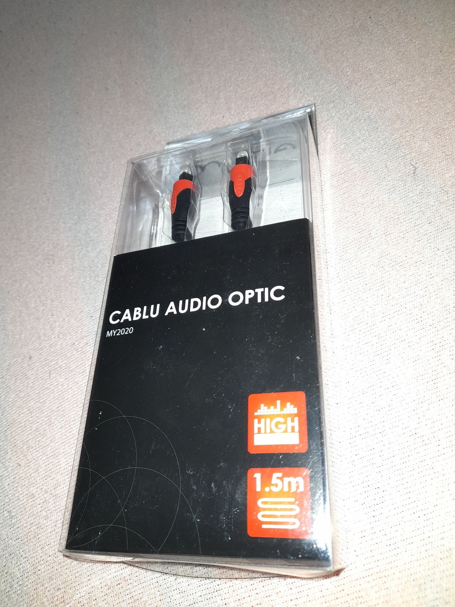 Cablu audio optic